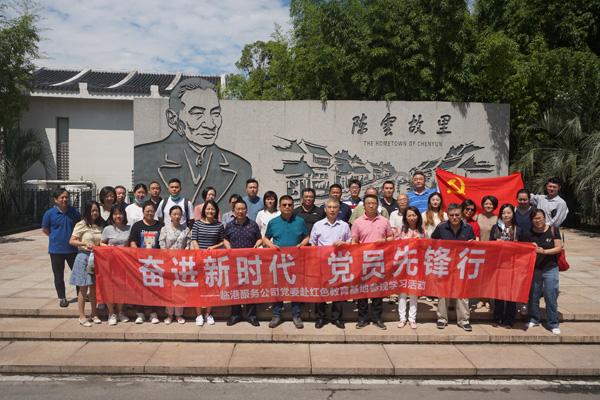 65岁汤姆汉克斯疑健康出状况，右手不受控制地颤抖，曾感染新冠