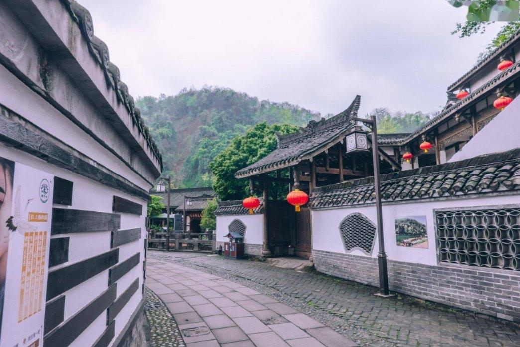 陕西延安黄龙:模范在身边 文明沁人心