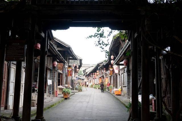 横店下雪,白鹿给粉丝送豆浆,粉丝:能暖一整天